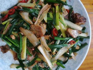 荞头炒腊鸭腿的做法
