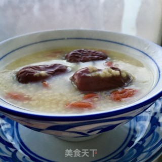 大枣枸杞小米粥的做法
