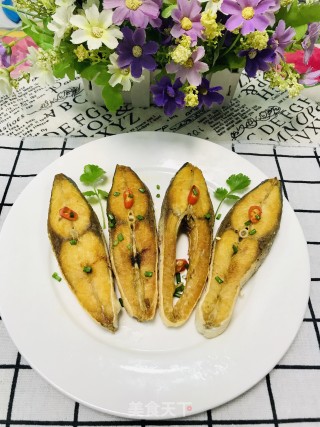 煎鲳鱼的做法