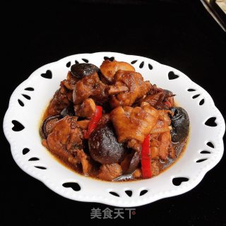 香菇焖鸡腿的做法