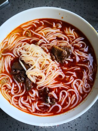 ＃街头小吃＃——黄牛肉米粉