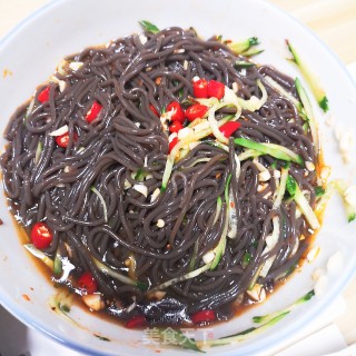 凉拌蕨根粉的做法