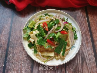 黄瓜洋葱拌豆腐皮的做法