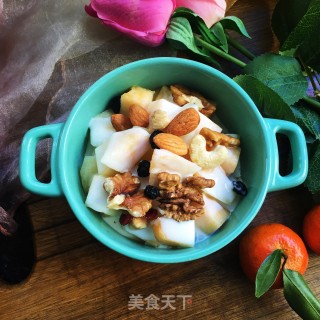 坚果酸奶拌哈密瓜的做法