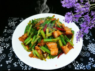 回锅肉炒芹菜的做法
