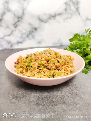 胡萝卜芹菜炒饭
