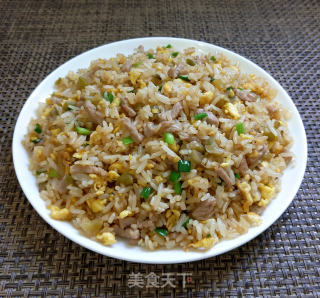 榨菜肉末蛋炒饭