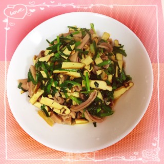 韭菜香干炒肚子的做法