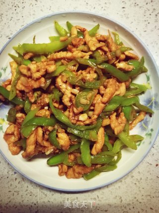 家常快手菜——青椒炒鸡肉丝