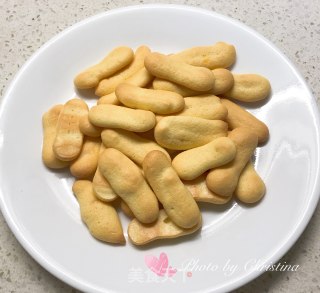 手指饼干，提拉米苏的底料，也是一款好吃的小零食