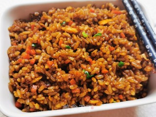 猪油酱油炒饭的做法