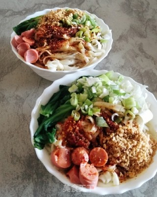 家庭版油泼面的做法