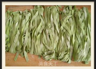 菠菜面条的做法