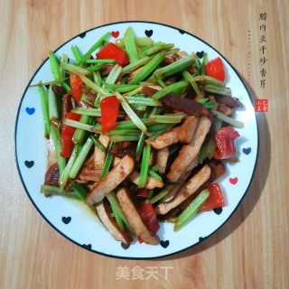 腊肉豆干炒香芹的做法