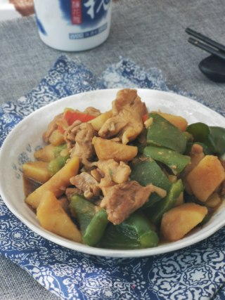 土豆烧鸡块的做法