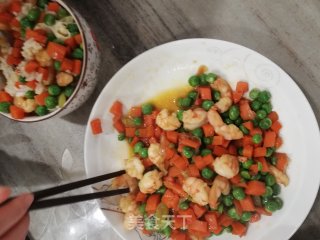 黄瓜胡萝卜炒虾仁的做法