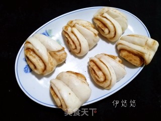 面食一一老面芝麻酱花卷