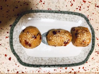 腊味糯米饭团的做法