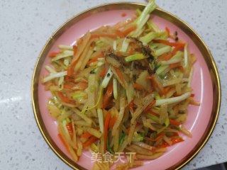 蒜苗炒土豆丝胡萝卜丝的做法