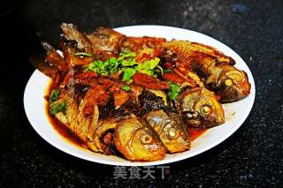 酱炖鲫鱼的做法