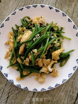 菠菜梗炒鸡蛋的做法