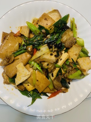 蒜苗豆干回锅肉的做法