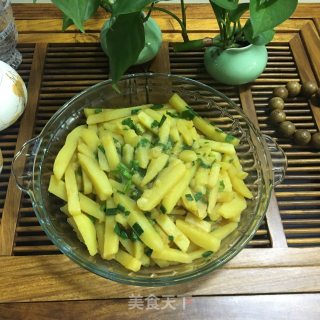 香芹焖土豆的做法