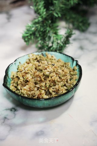 香椿蛋炒饭的做法