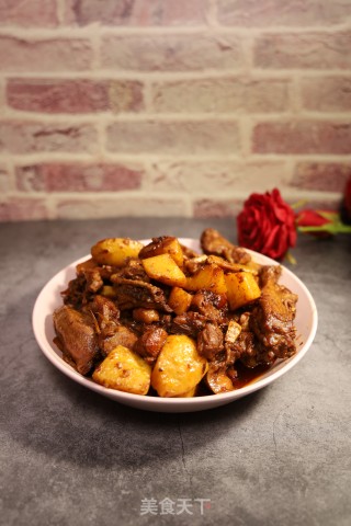 鸭肉焖土豆的做法