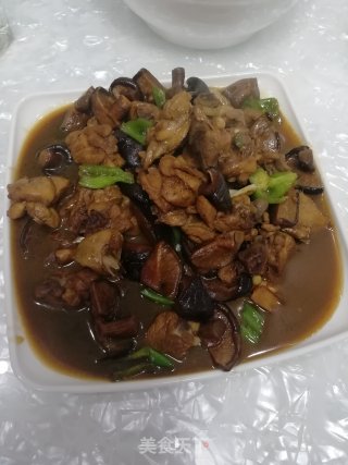 香菇烧鸡腿的做法