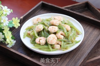 西芹炒虾仁的做法
