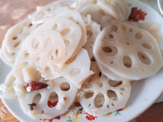 炝拌藕片的做法