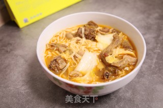白菜鸭肉煮面条的做法