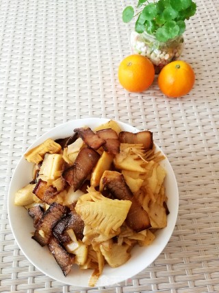 腊肉炒春笋的做法