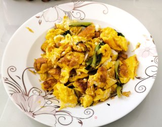 椰子油炒鸡蛋的做法