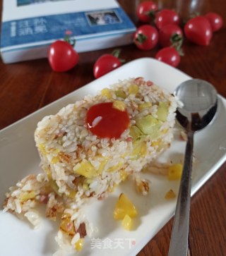 蒜香橄榄油培根炒饭的做法