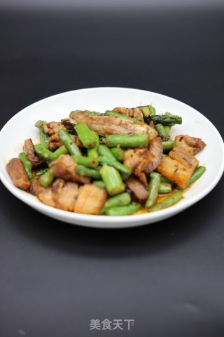 芦笋炒五花肉的做法