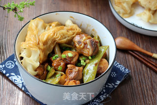 土豆鸡块焖卷子的做法
