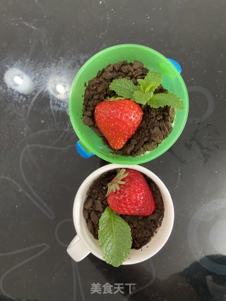 草莓盆栽的做法