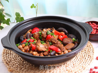 香菇花生炖鸭肉的做法