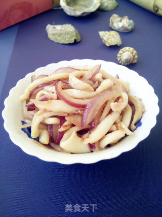 鱿鱼炒洋葱的做法