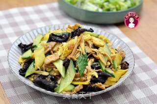 炒苜蓿肉的做法