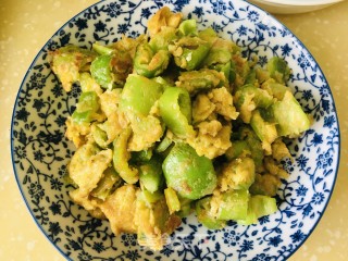 青椒面粉炒鸡蛋的做法