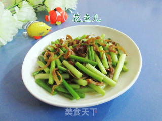 丁香鱼炒蒜薹的做法