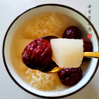 丑耳雪梨汤的做法