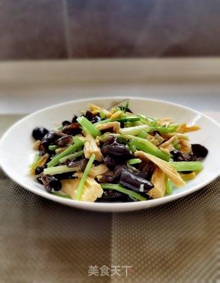 素三色的做法