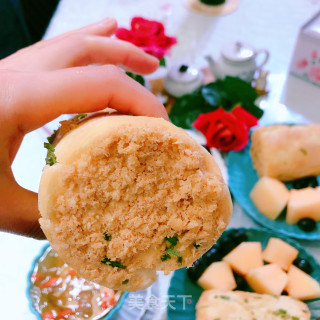 葱香肉松面包卷的做法