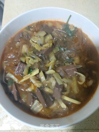 酸菜鸭血粉丝的做法