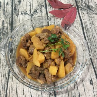 土豆红烧牛腩的做法