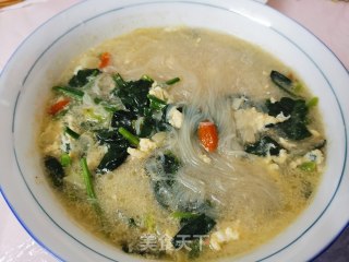 应季快手汤~菠菜鸡蛋粉丝汤的做法